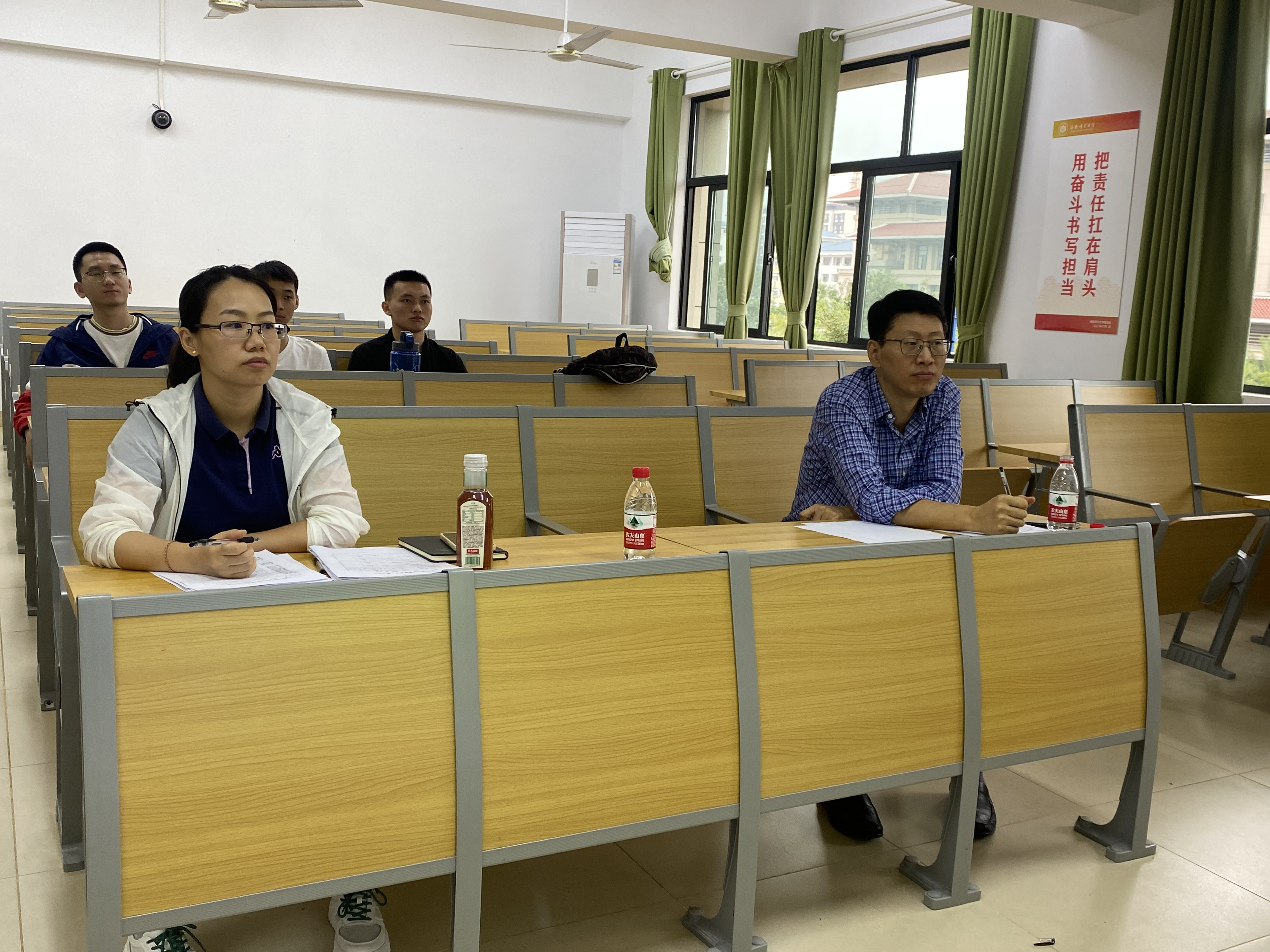 学院新闻丨记2023年历史学专业顶岗・集中实习返岗试讲评比