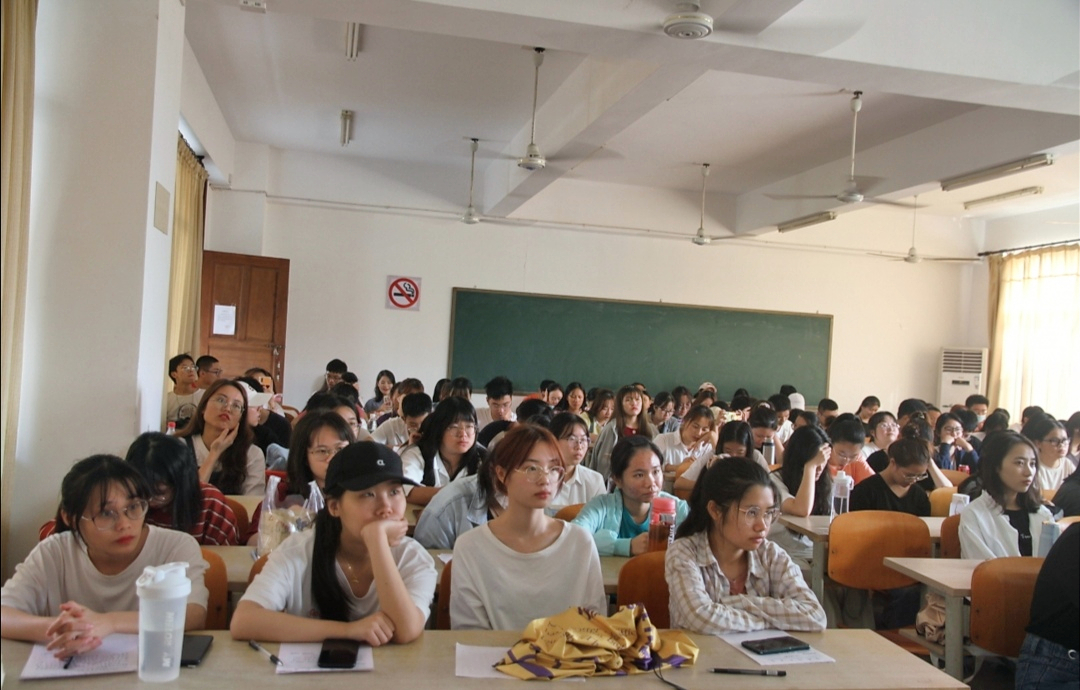 记海南师范大学历史文化学院创新创业实践周系列活动之创新创业经验分享会
