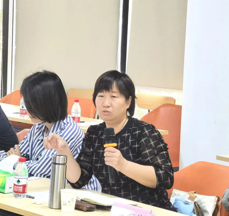 历史文化学院举办著名期刊编辑与教师座谈会
