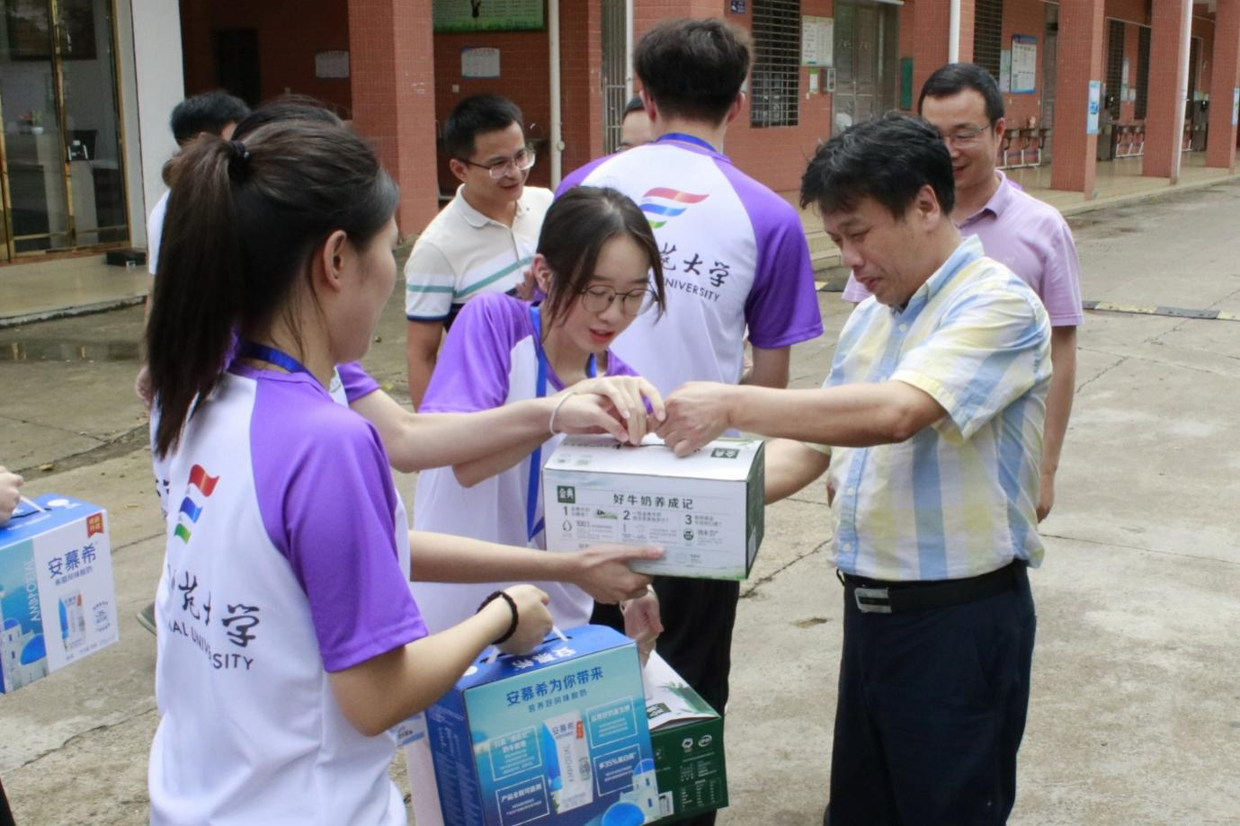 三下乡|历史文化学院领导老师慰问“海岛筑梦,不负‘史’命”暑期三下乡支教团
