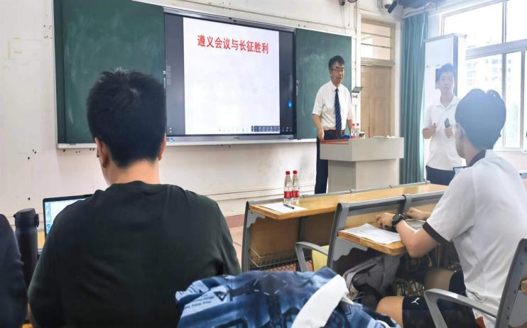 中央党校高中华教授为历史文化学院研究生做党史主题讲座