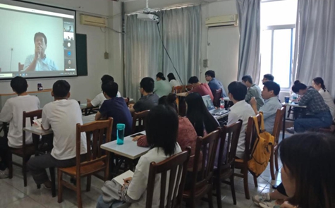 华东师范大学王东教授在我院召开云演讲