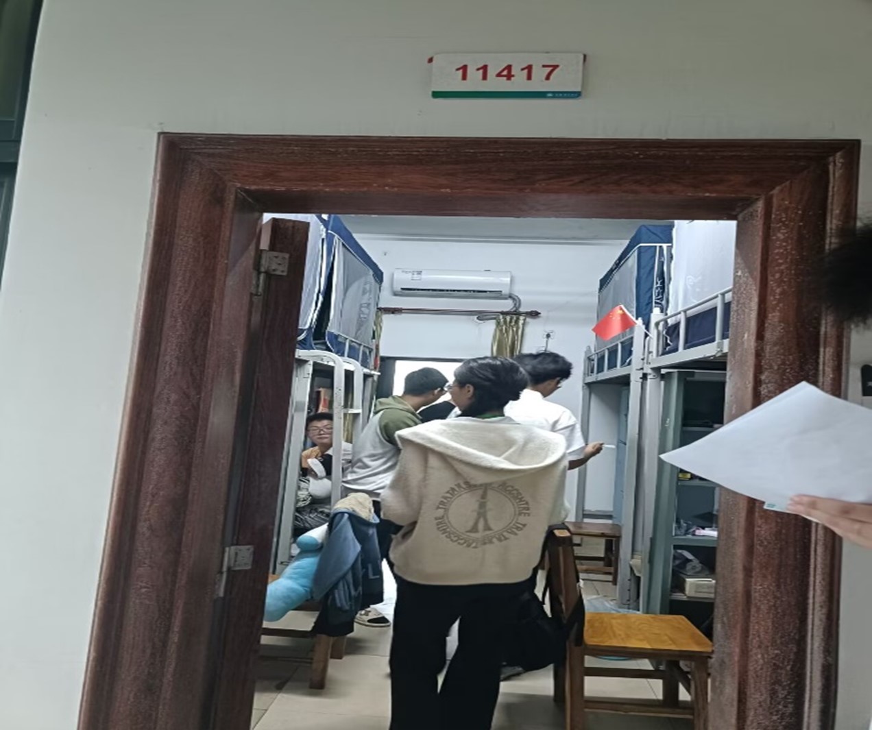 历史文化学院学生自我管理委员会组织开展 2024-2025（1）学期第一次文明宿舍检查工作