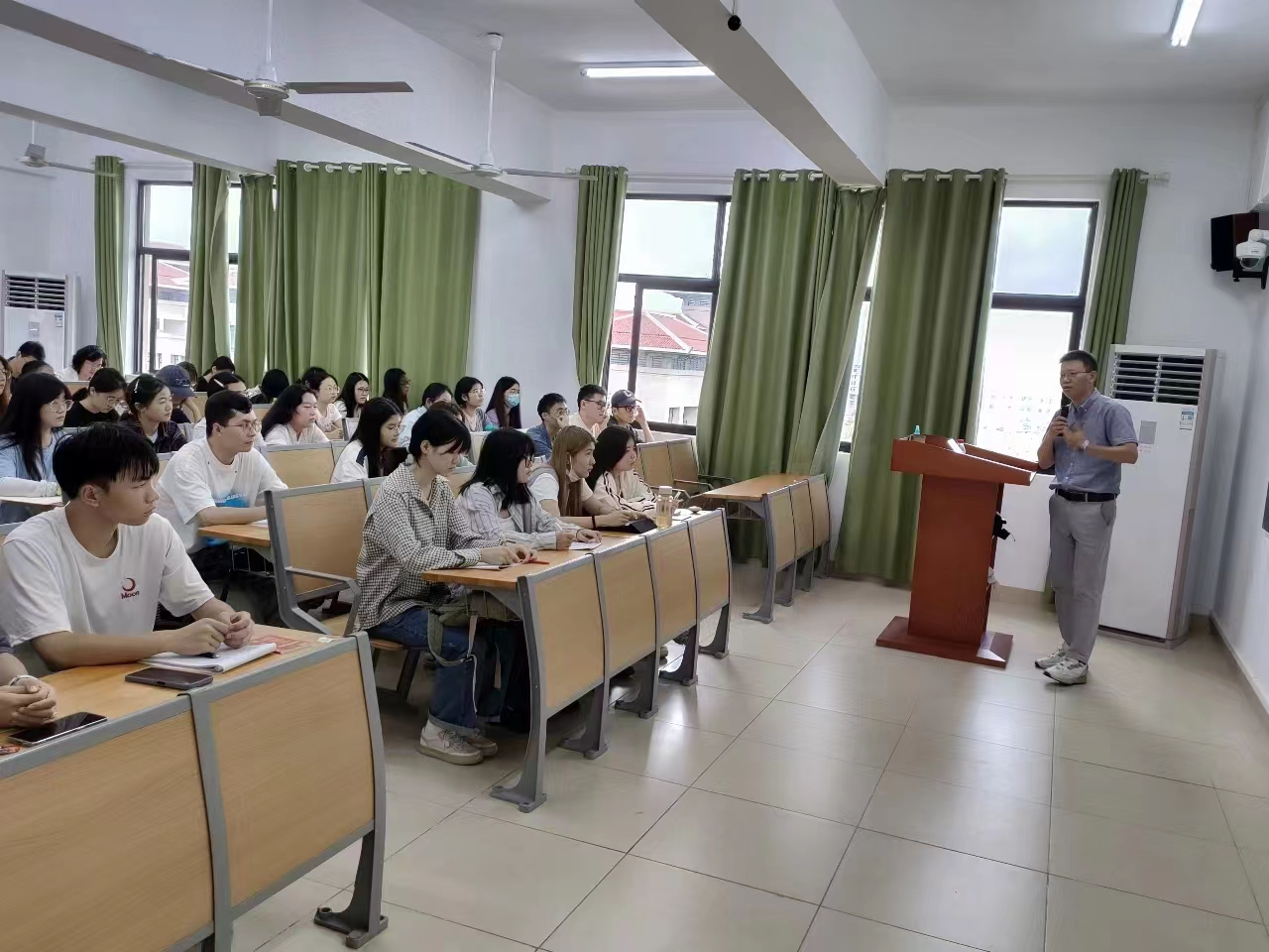 历史文化学院成功举办本学期青年教师公开课