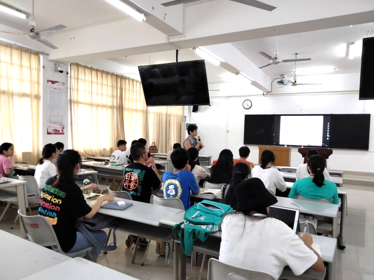 历史文化学院“双五百人才工程”项目顶岗实习岗前强化培训讲座（专题九）