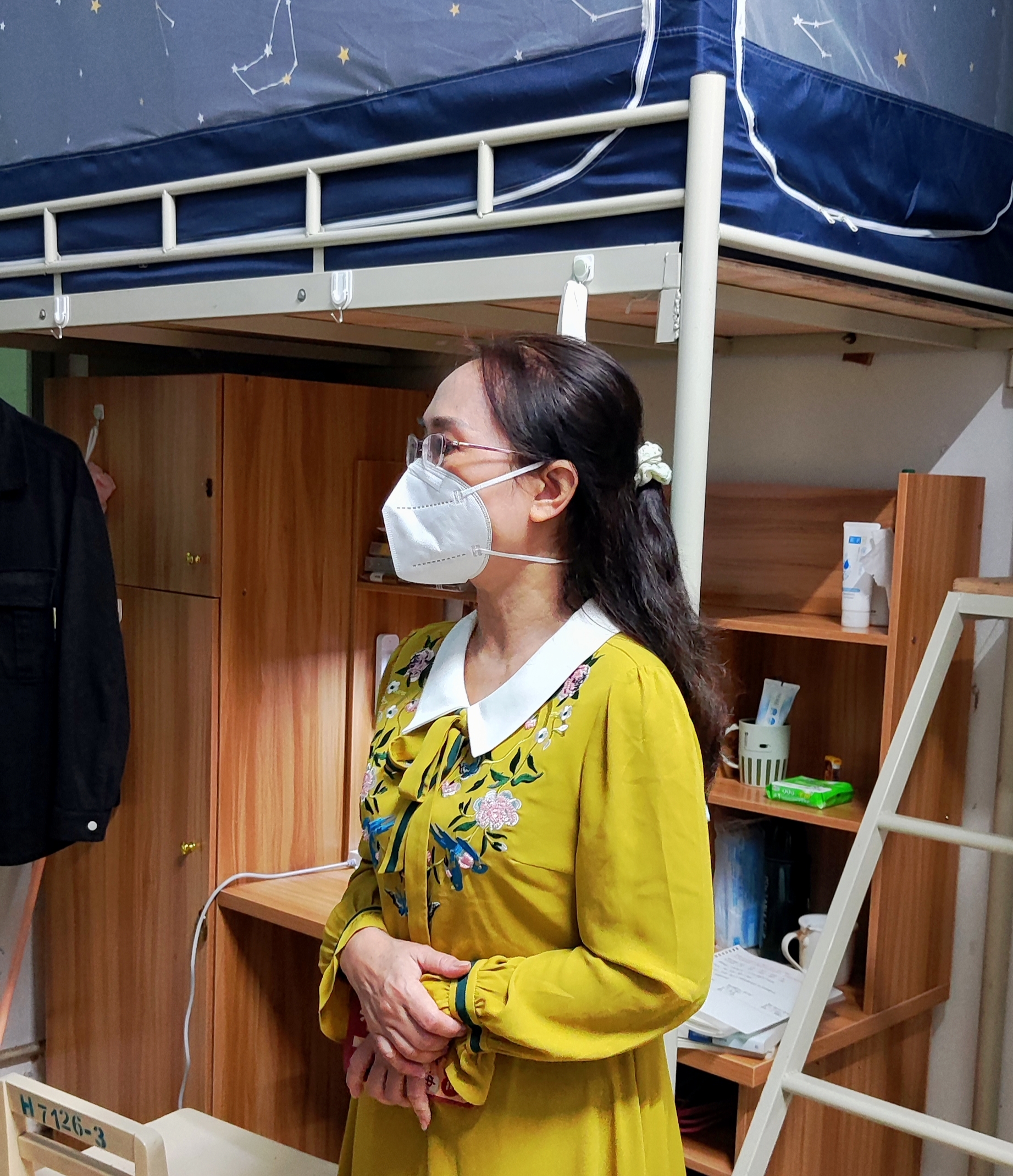“进宿舍、唠家常、解疑惑”――李秋花老师到第7栋学生宿舍看望慰问2022级新生