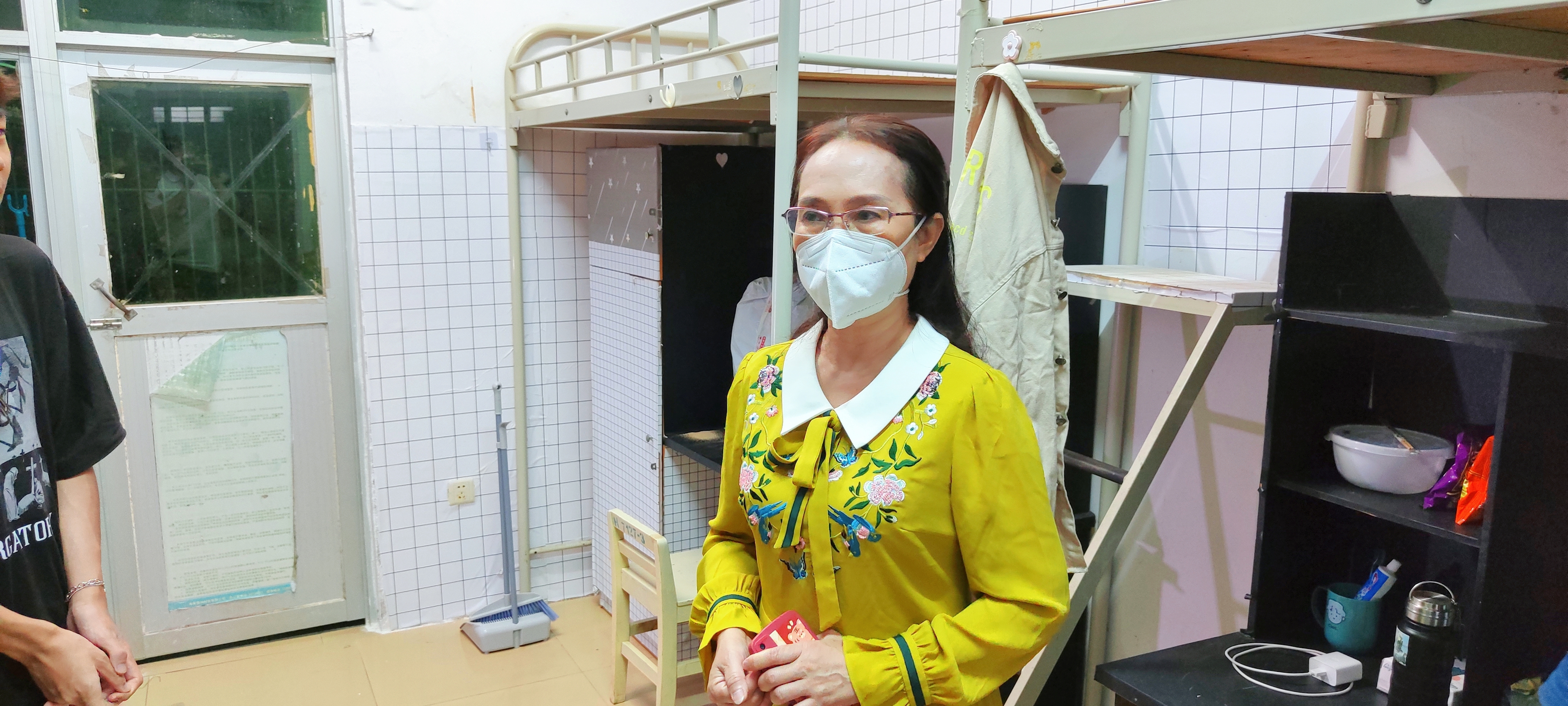 “进宿舍、唠家常、解疑惑”――李秋花老师到第7栋学生宿舍看望慰问2022级新生