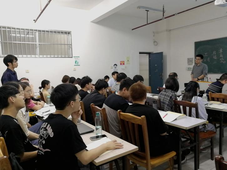 谢��教授来我院讲学